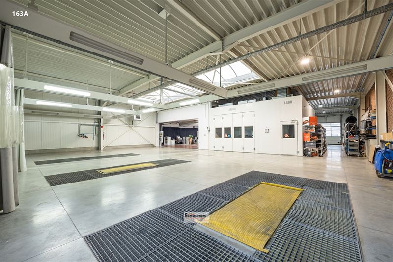 Commercieel gebouw in Hoevenen - foto 18