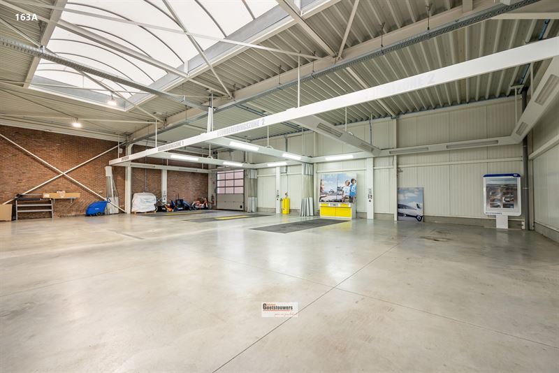 Commercieel gebouw in Hoevenen - foto 20