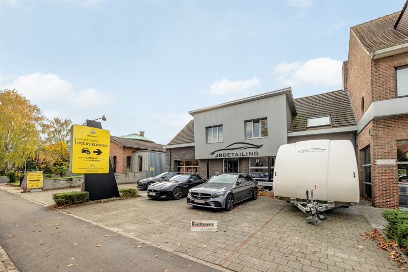 Commercieel gebouw in Hoevenen foto 3