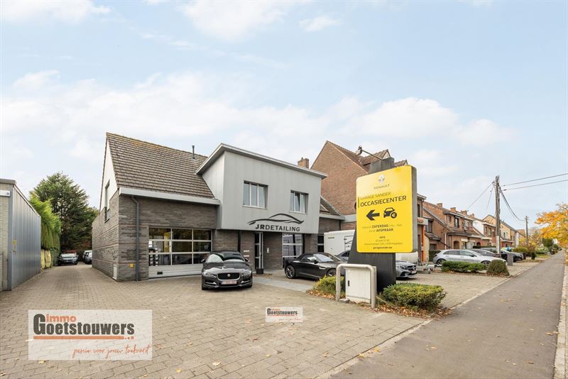 Commercieel gebouw in Hoevenen